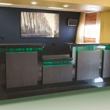 La Quinta Inn & Suites Тълса Екстериор снимка