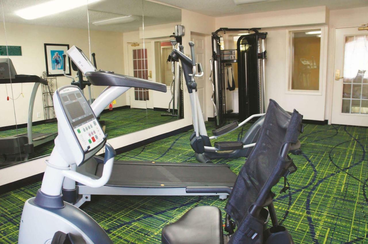 La Quinta Inn & Suites Тълса Екстериор снимка